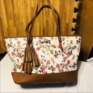 Beautiful floral Nine West bag